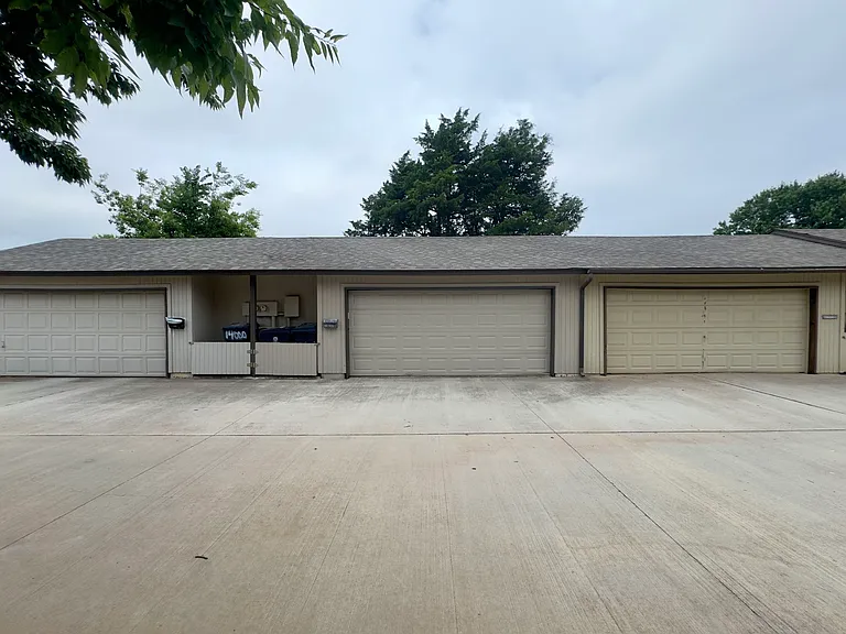 14002 Crossing Way E — Photo 37