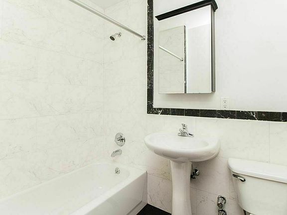 5th image of 1030 Jackson Ave #4AA