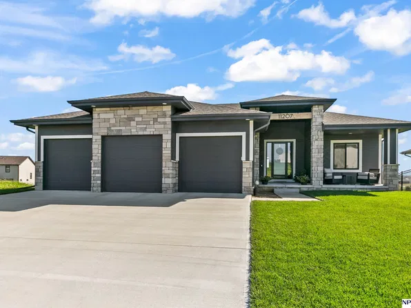 11207 N 170th St, Bennington, NE 68007