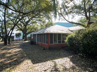 18 Gardner Dr, Shalimar, FL 32579