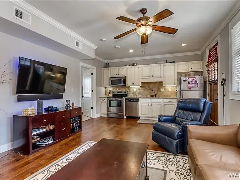 820 Frank Thomas Ave #108 — Photo 14