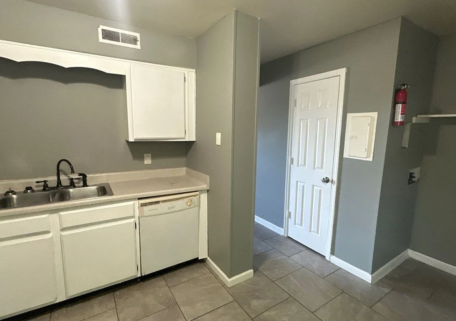 2 bedroom, 1.5 bathroom Duplex in Gallatin — Photo 3