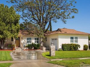 7454 Leescott Ave, Van Nuys, CA 91406