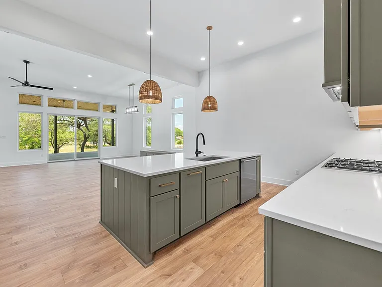 125 Stockman Dr — Photo 13