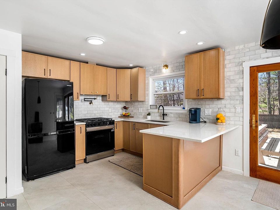 1st image of 1247 Lower Ferry Rd