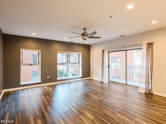 3rd image of 1222 Chicago Ave APT 303