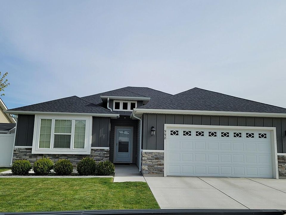 1st image of 998 White Birch Ave
