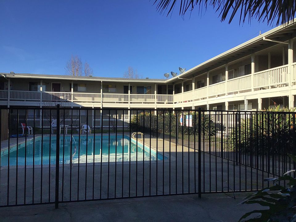 1st image of 500 Sunrise Ave #13