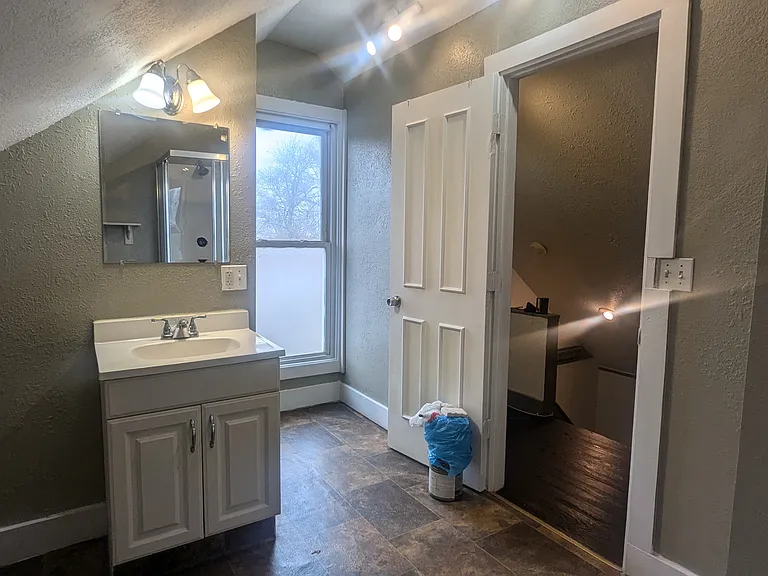 10710 Florian Ave — Photo 6