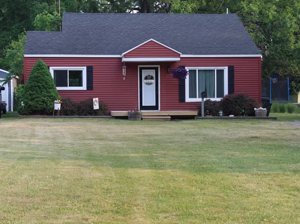 315 Pine St, Clio, MI 48420