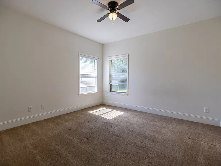 101 Normandy St — Photo 14