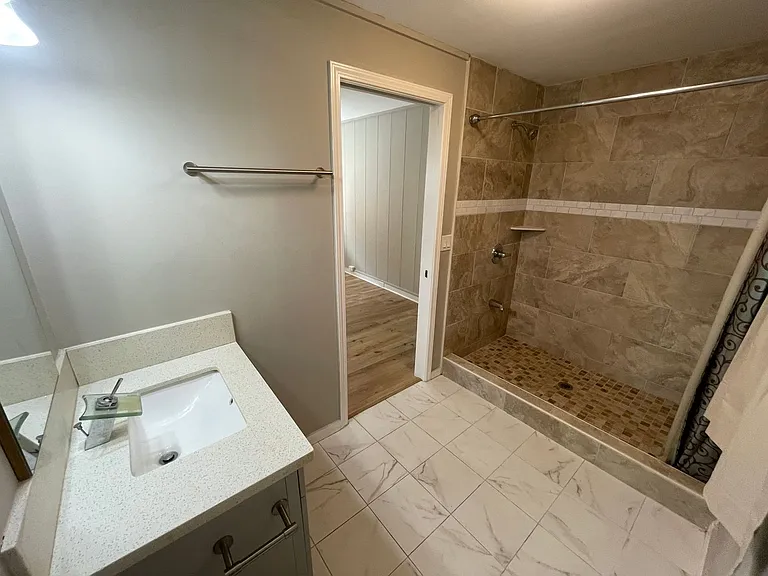 1019 Kemole Ln — Photo 7