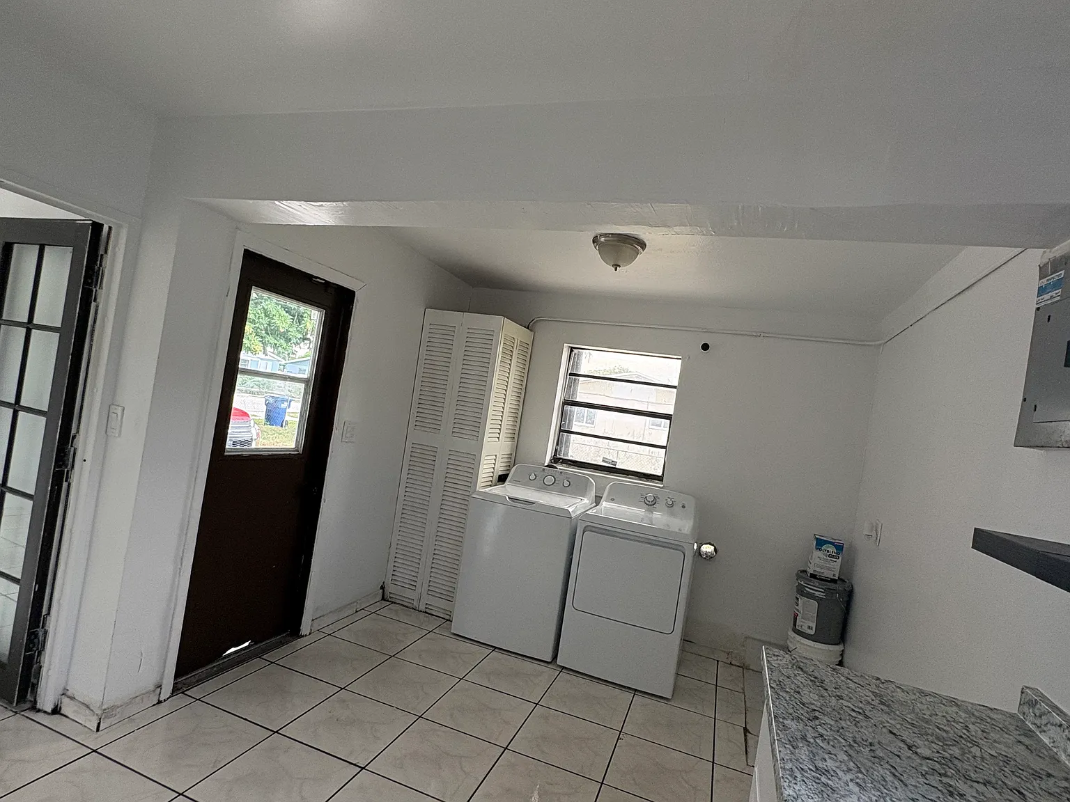 4 bed, 1225 sqft, $3,200 — Photo 4