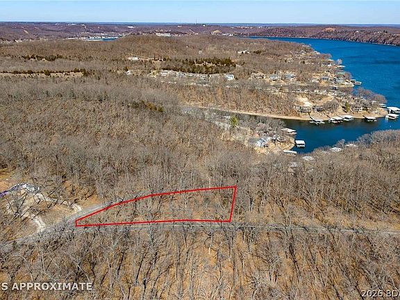 3rd image of Everly Loop