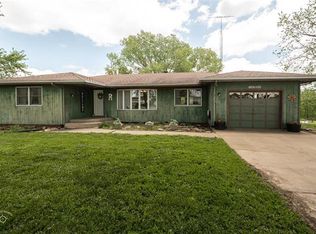518 N East St, Lebo, KS 66856