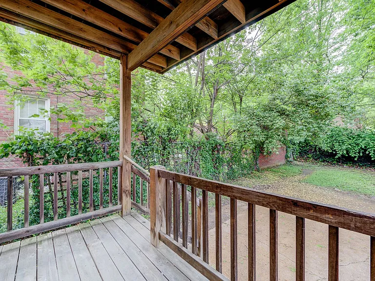 (201) 7230-32 Forsyth Blvd — Photo 19
