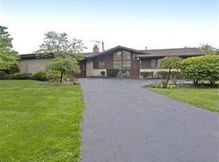 24707 Albert Ln, Beachwood, OH