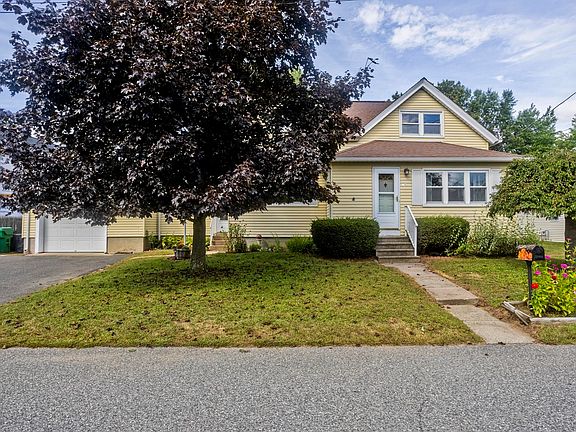 4th image of 26 Beaudry Ave