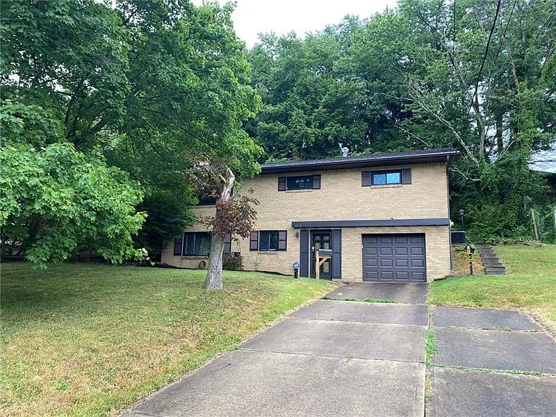 1182 Saint Vincent Dr photo 1
