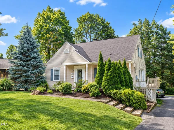 323 Ruskin Dr, Altoona, PA 16602