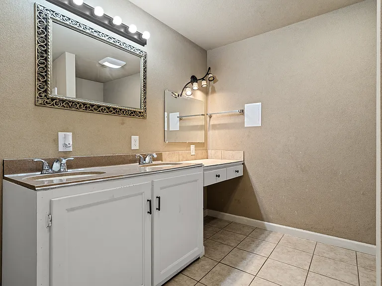 Master suite vanity & storage