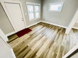 8252 Toepfer Rd, Warren, MI 48089