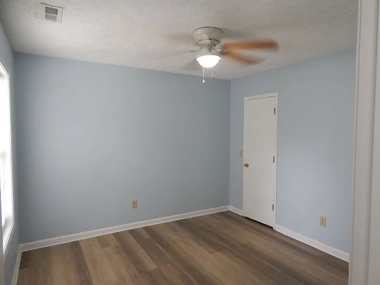 4104 Fraternity Ct — Photo 3