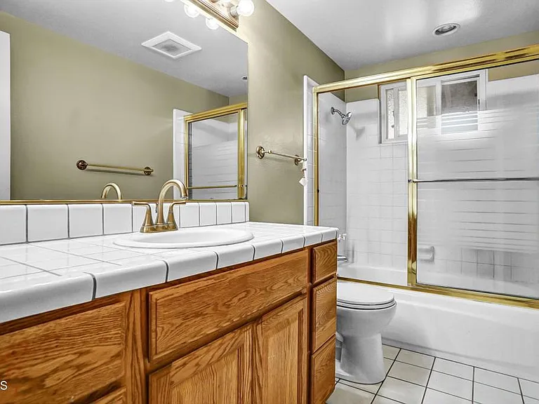 1307 S Petit Ave — Photo 23