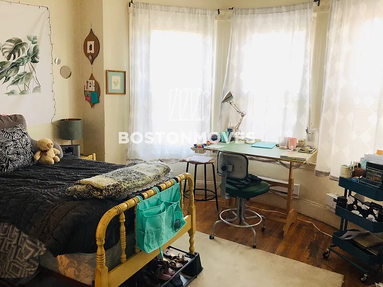 Harvard Ave — Photo 3