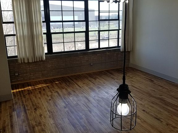5th image of 1430 W 21st St #207