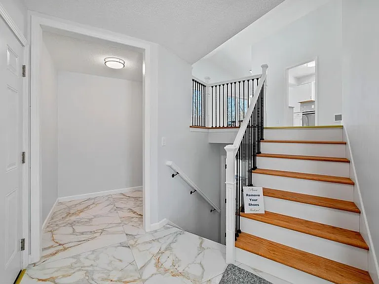 3345 Minnesota Ln N — Photo 2