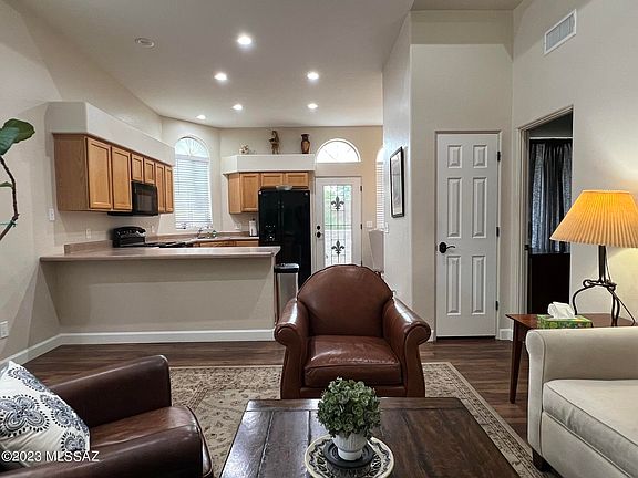 3rd image of 2382 W Via Di Silvio
