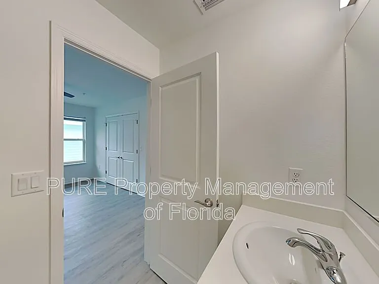 710 NE 4th St #101 — Photo 15