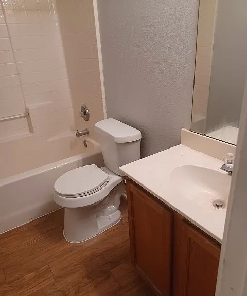 1025 Bainbridge Ln — Photo 13