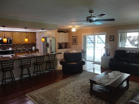 3rd image of 13108 Sumpter Cir