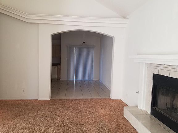 3rd image of 365 Jardin Bello Ave