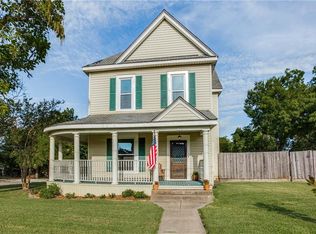 300 N College St, Howe, TX 75459