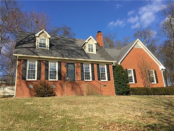 4th image of 808 Rockwood Dr
