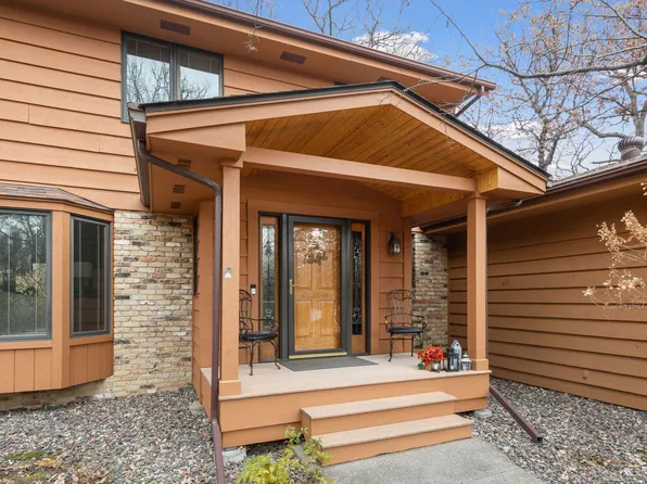 285 Wedgewood Ln N, Plymouth, MN 55441