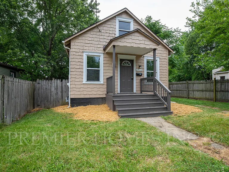 1738 Harrisburg Rd NE — Photo 13