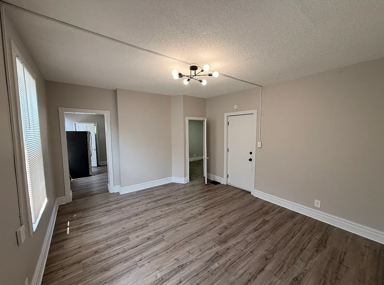 2 bed, 1000 sqft, $1,500 — Photo 2