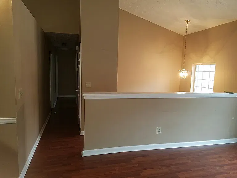 6219 Valdez Dr — Photo 2