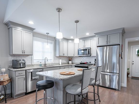 3rd image of 14 Pasture Ln #32