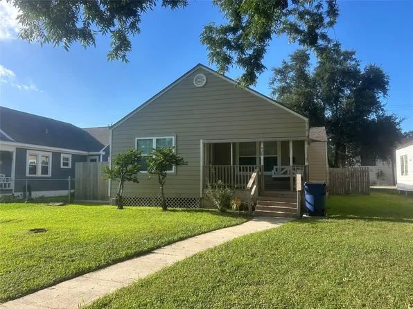 428 10th Ave N, Texas City, TX 77590