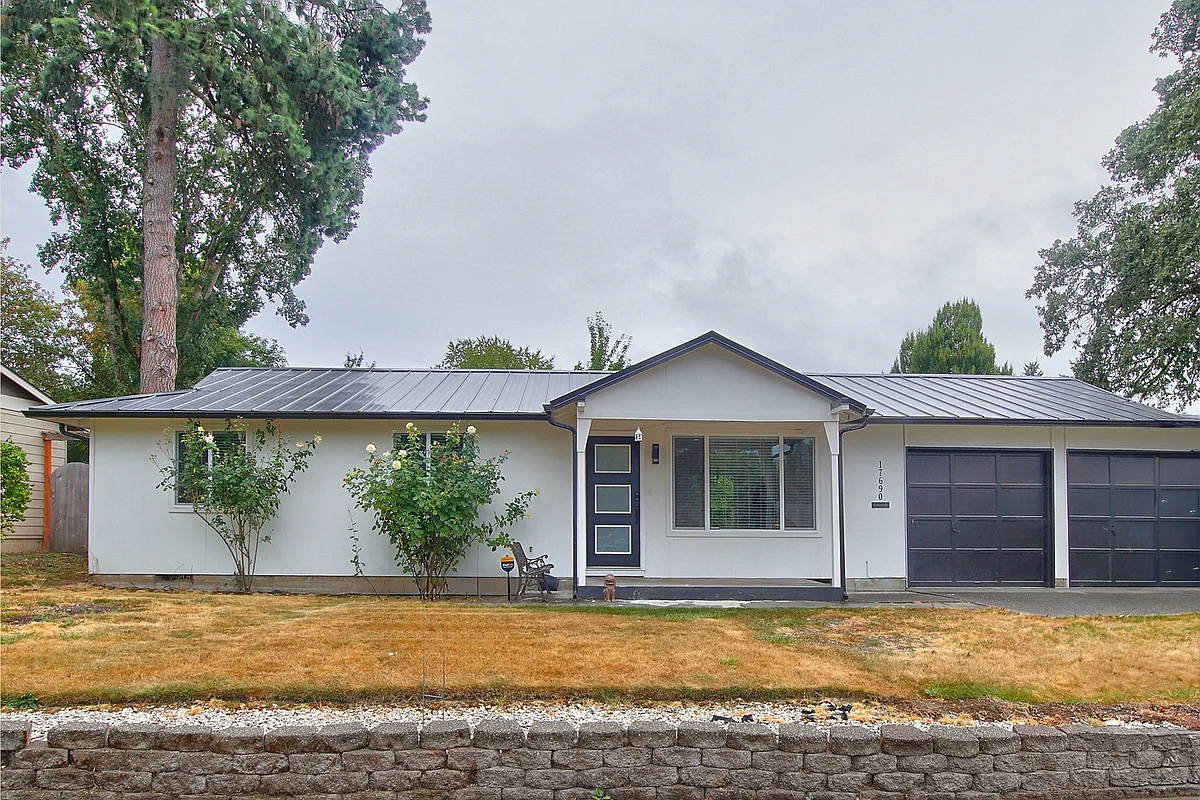 Building Photo - 17690 SW Vincent St