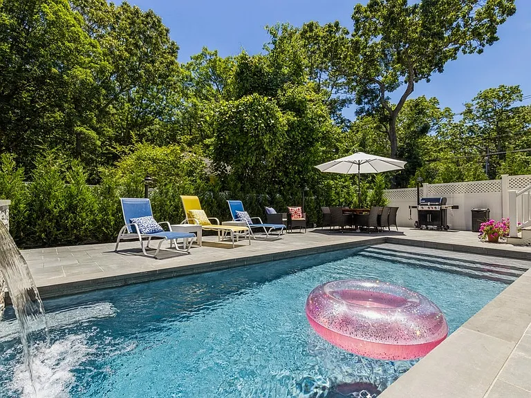 6 Beach Ave — Photo 29