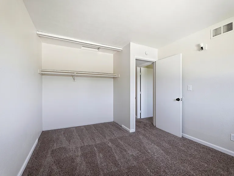 5943 Mack Rd — Photo 17