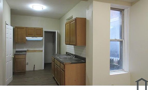 5th image of 2729 N 29th St