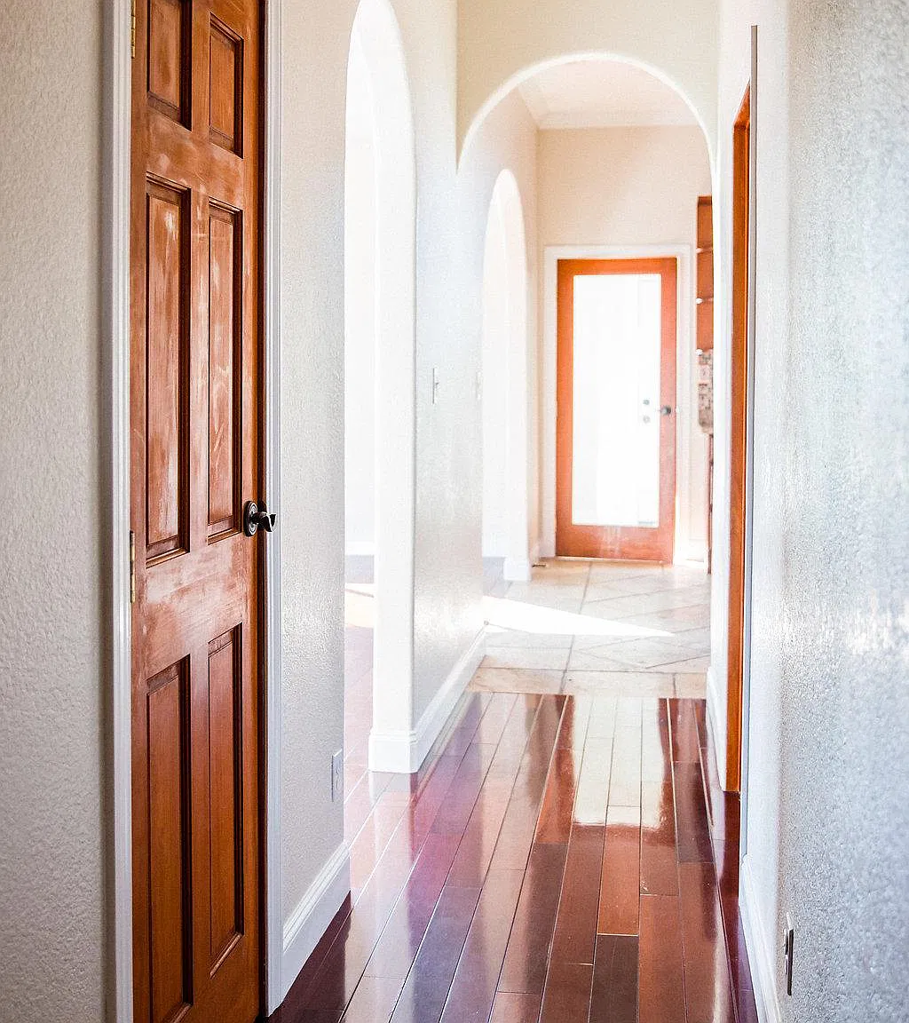 3 bed, 1250 sqft, $3,950 — Photo 1
