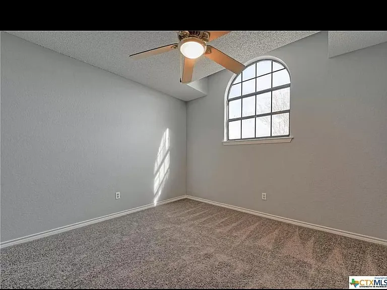 3300 Lois Ln — Photo 14